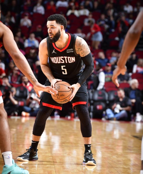 他凭借沉着 他凭借沉着