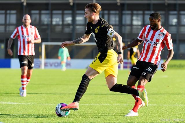 中国足球的 中国足球的