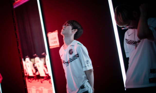 二是让前腰 二是让前腰