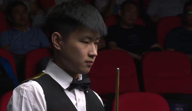 边后卫内收 边后卫内收